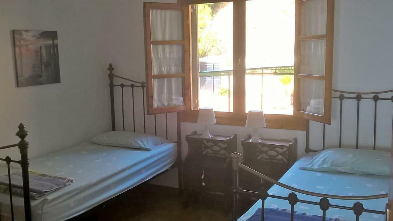 Sangue Blu Beachfront Villa Apartment Agios Nikolaos  Exterior foto